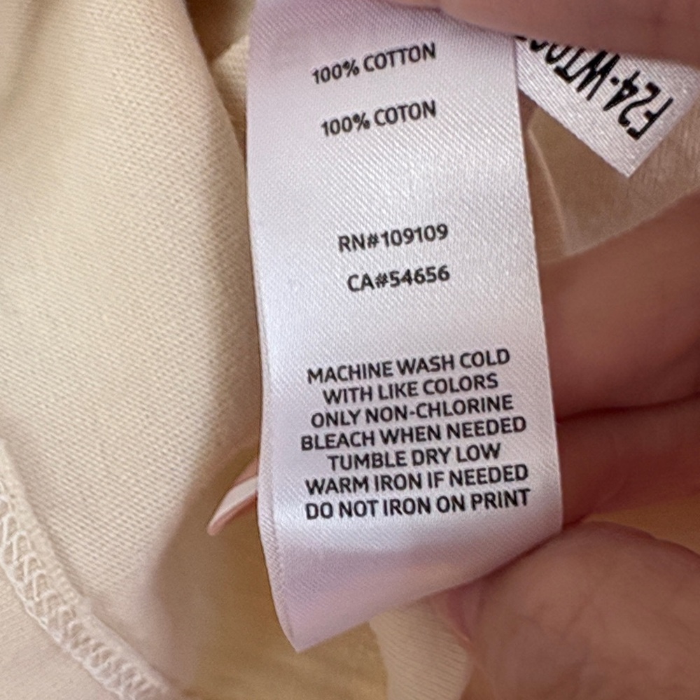 Mia & Tess Cream Graphic Tee “IT’S A GOOD DAY TO DRINK ON A BOAT”. Med. NWT - Picture 3 of 5
